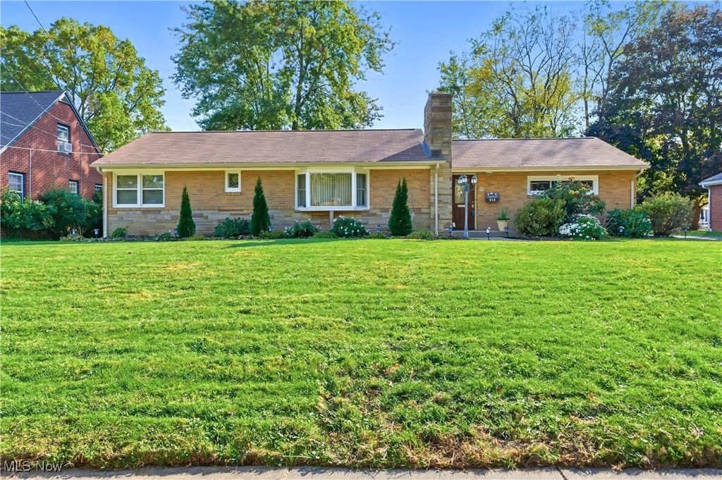 218 Bonnett Street SW, North Canton, OH 44720