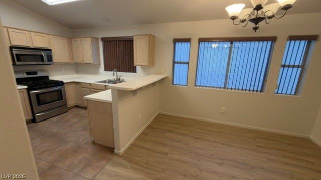 4280 Village Hills Street, Las Vegas, NV 89147