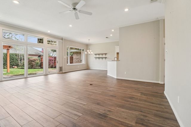 4034 Appian Way, Arlington, TX 76013