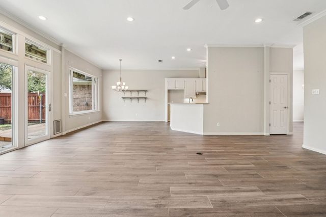 4034 Appian Way, Arlington, TX 76013