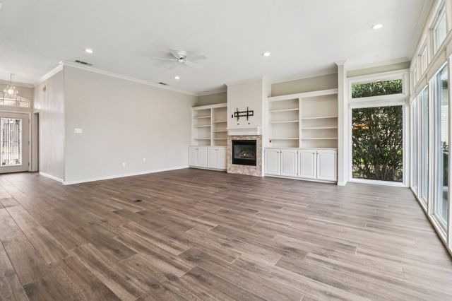 4034 Appian Way, Arlington, TX 76013