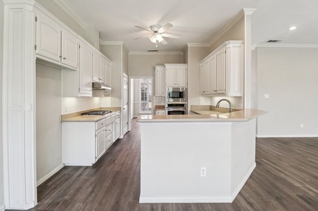 4034 Appian Way, Arlington, TX 76013