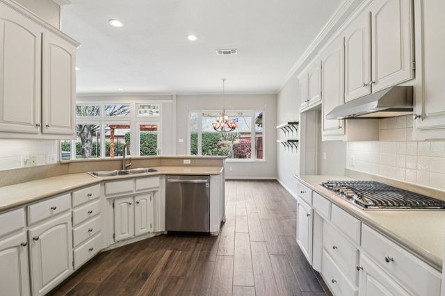 4034 Appian Way, Arlington, TX 76013