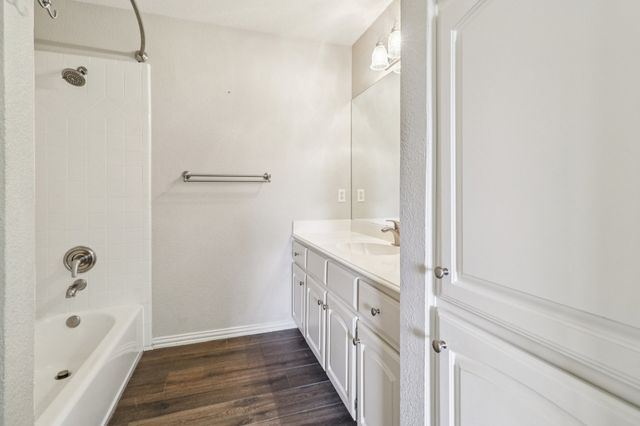 4034 Appian Way, Arlington, TX 76013