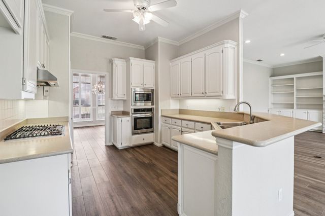 4034 Appian Way, Arlington, TX 76013