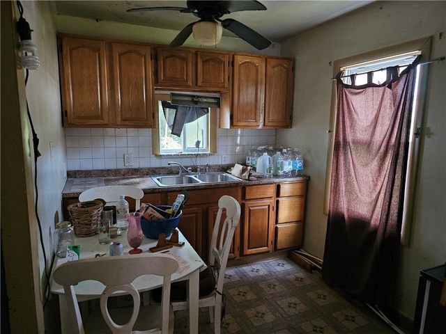 35 Steere Road, Glocester, RI 02814