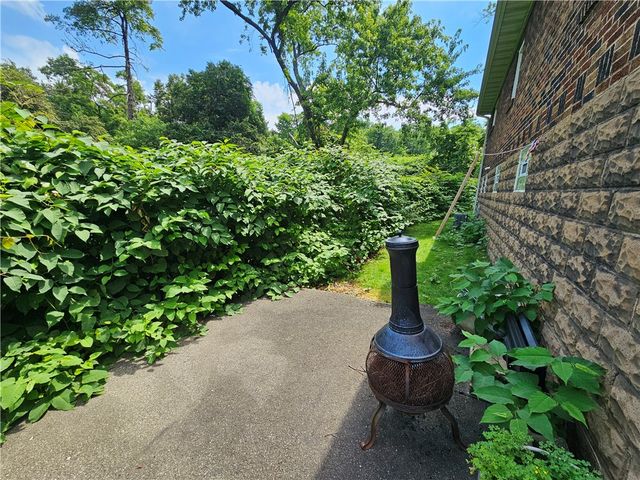 222 Crooked Run Rd, N Versailles, PA 15137