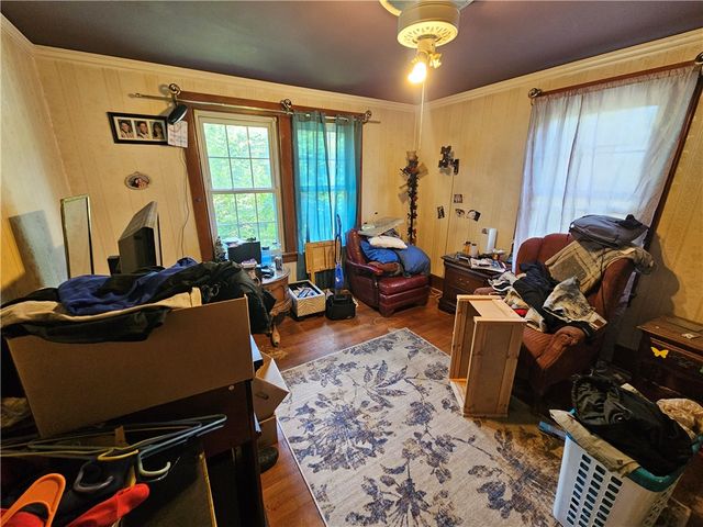 222 Crooked Run Rd, N Versailles, PA 15137