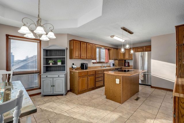 512 E Baldknobber Street, Nixa, MO 65714