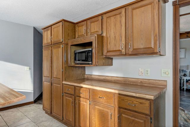 512 E Baldknobber Street, Nixa, MO 65714