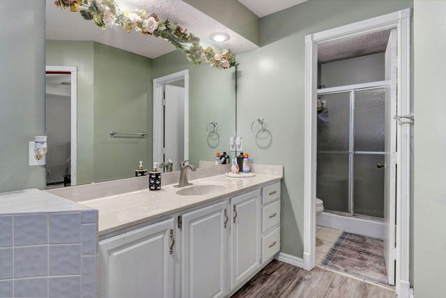 512 E Baldknobber Street, Nixa, MO 65714