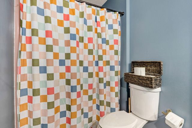 512 E Baldknobber Street, Nixa, MO 65714