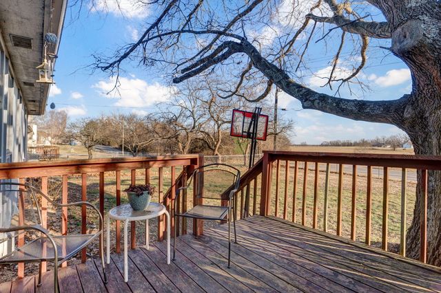 512 E Baldknobber Street, Nixa, MO 65714