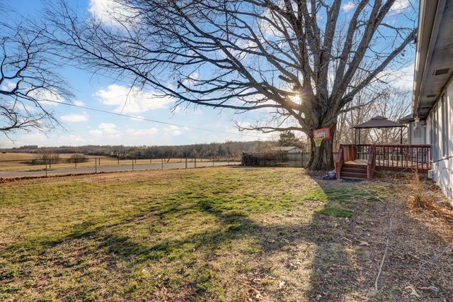 512 E Baldknobber Street, Nixa, MO 65714