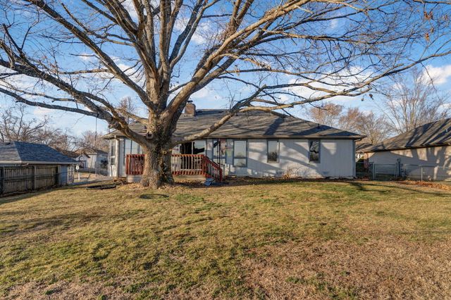 512 E Baldknobber Street, Nixa, MO 65714
