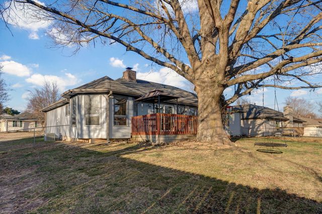 512 E Baldknobber Street, Nixa, MO 65714