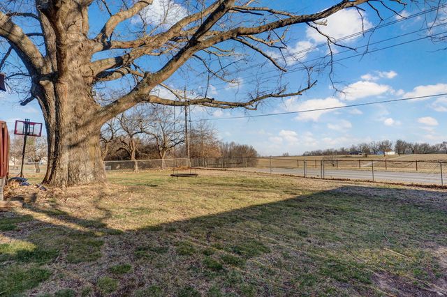 512 E Baldknobber Street, Nixa, MO 65714