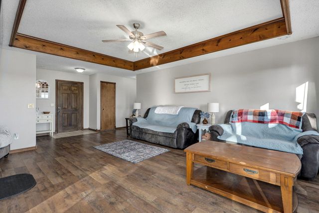 512 E Baldknobber Street, Nixa, MO 65714