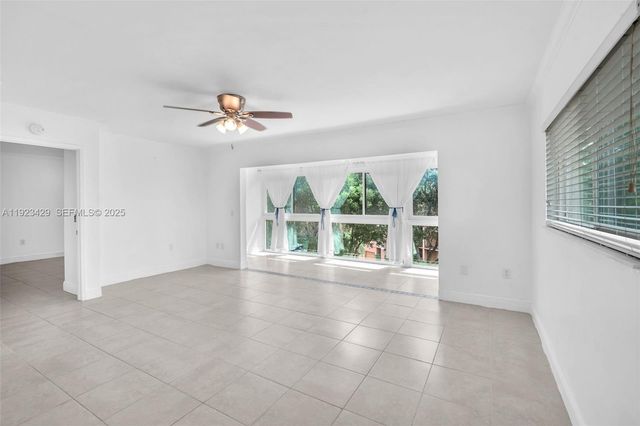 701 SW 142nd Ave 414S, Pembroke Pines, FL 33027