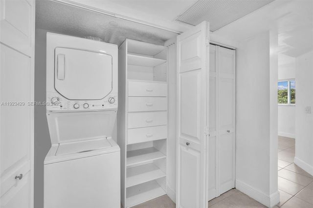 701 SW 142nd Ave 414S, Pembroke Pines, FL 33027