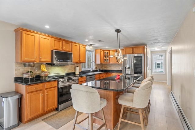 455 East St, West Bridgewater, MA 02379