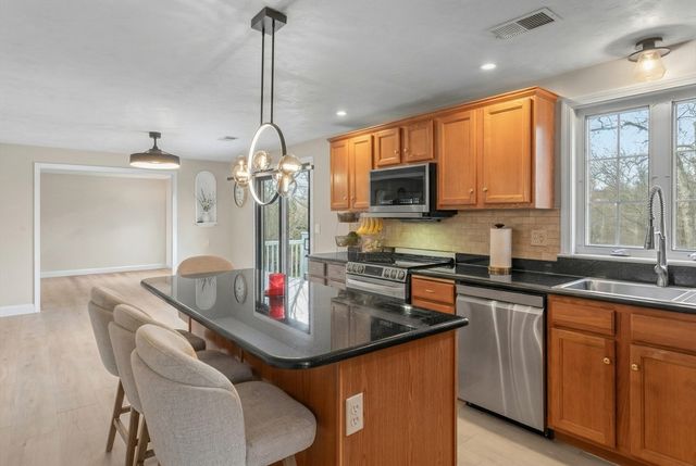 455 East St, West Bridgewater, MA 02379