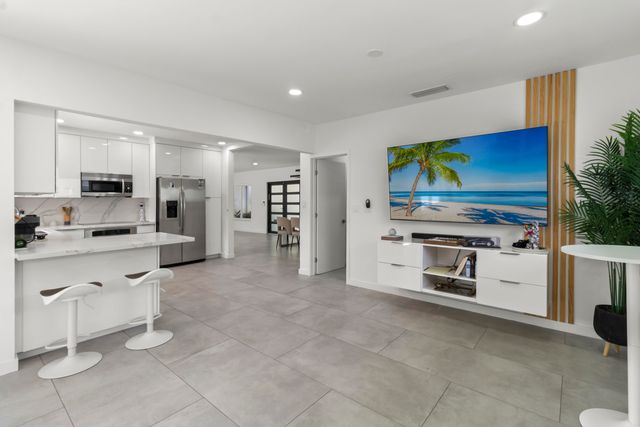 21303 NE 18th Place, Miami, FL 33179