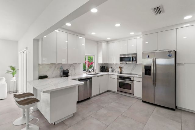 21303 NE 18th Place, Miami, FL 33179