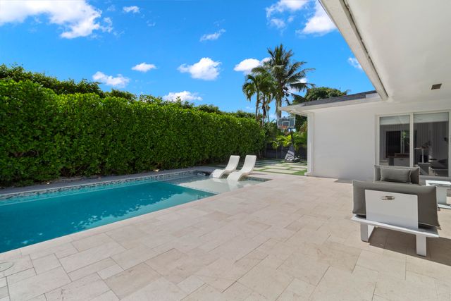 21303 NE 18th Place, Miami, FL 33179