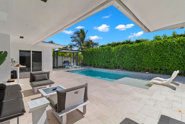 21303 NE 18th Place, Miami, FL 33179
