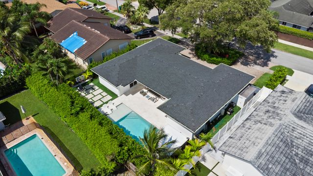 21303 NE 18th Place, Miami, FL 33179