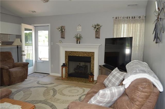 940 Saddleback TRL, Chesapeake, VA 23320