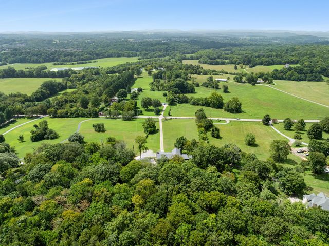 2236 Osburn Rd, Arrington, TN 37014