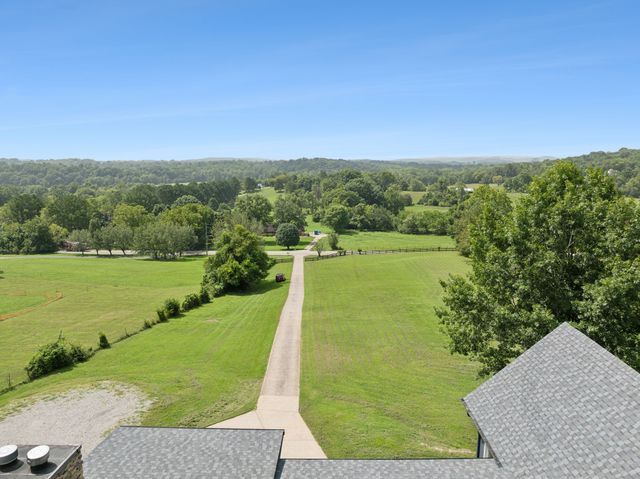 2236 Osburn Rd, Arrington, TN 37014