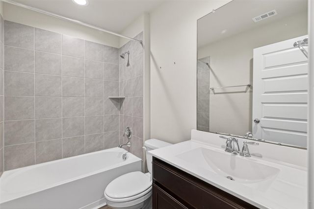 13009 Leisure Cove Drive, La Marque, TX 77568