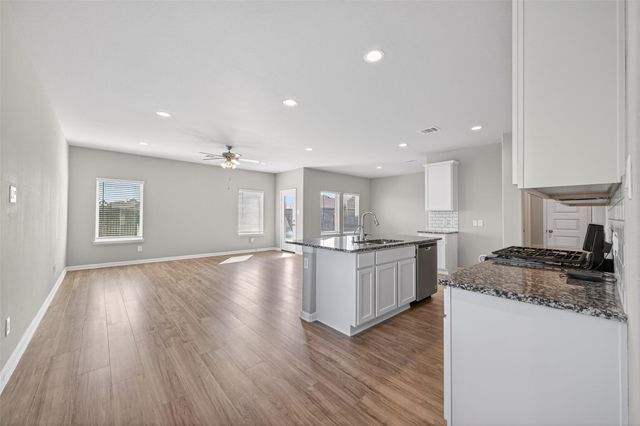 13009 Leisure Cove Drive, La Marque, TX 77568