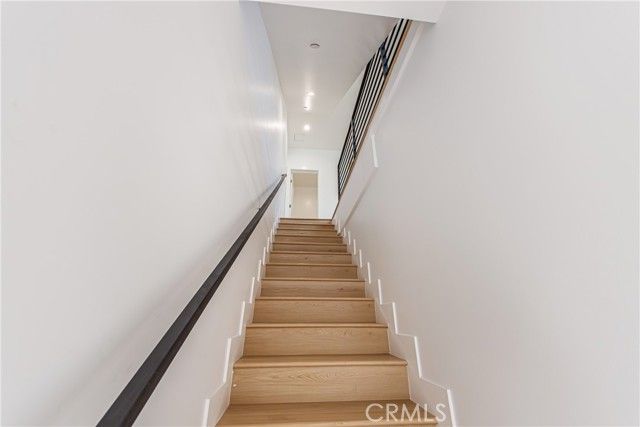 5209 W 20th Street B, Los Angeles, CA 90016