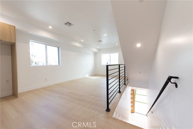 5209 W 20th Street B, Los Angeles, CA 90016