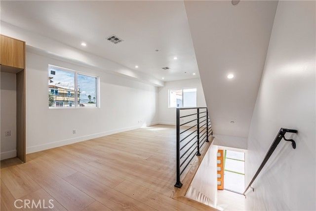 5209 W 20th Street B, Los Angeles, CA 90016