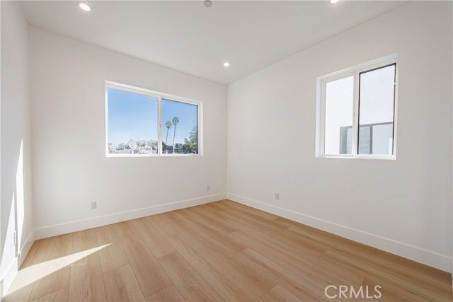 5209 W 20th Street B, Los Angeles, CA 90016