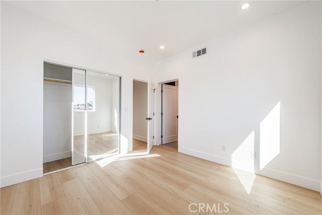 5209 W 20th Street B, Los Angeles, CA 90016