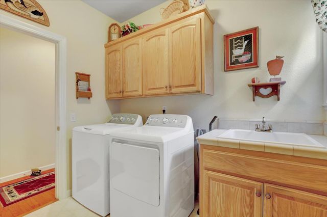 19276 Jayhawk Dr, Penn Valley, CA 95946