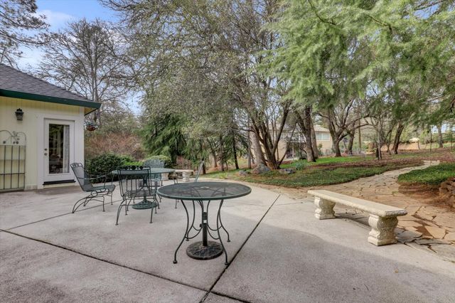 19276 Jayhawk Dr, Penn Valley, CA 95946