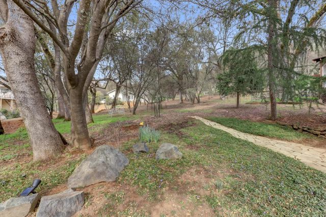 19276 Jayhawk Dr, Penn Valley, CA 95946
