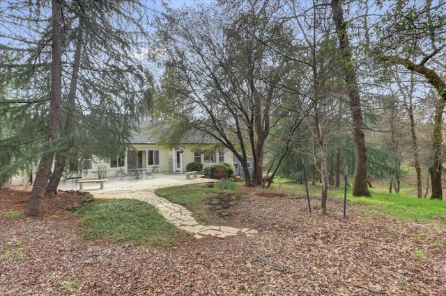 19276 Jayhawk Dr, Penn Valley, CA 95946