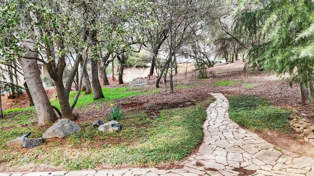 19276 Jayhawk Dr, Penn Valley, CA 95946