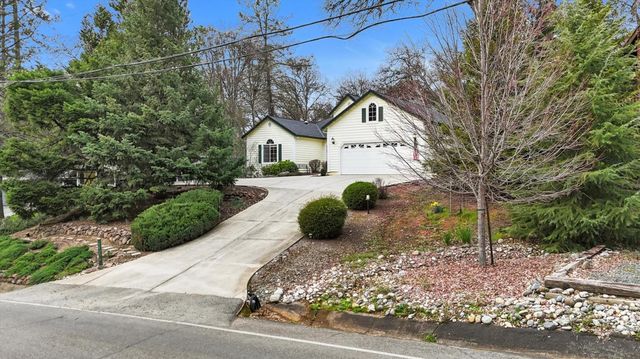 19276 Jayhawk Dr, Penn Valley, CA 95946