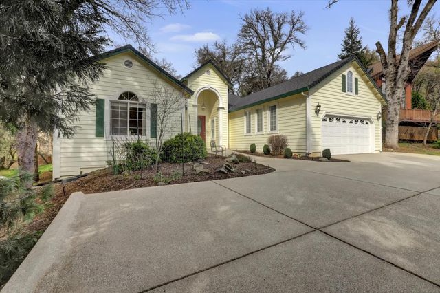 19276 Jayhawk Dr, Penn Valley, CA 95946