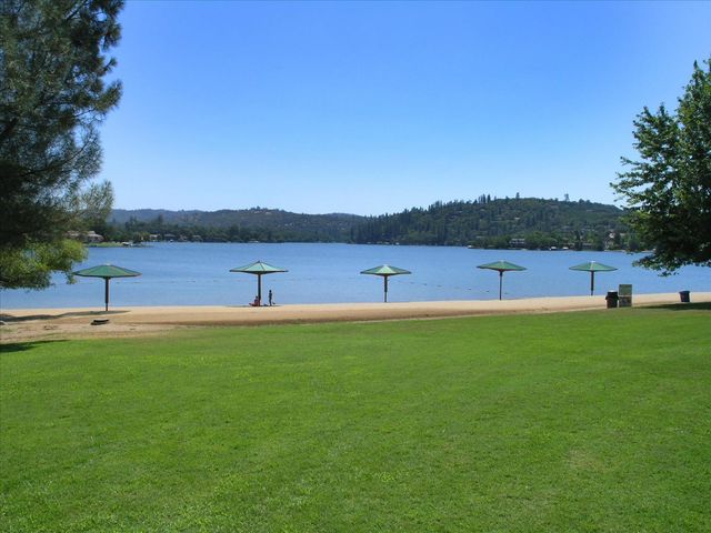 19276 Jayhawk Dr, Penn Valley, CA 95946