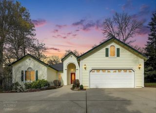 19276 Jayhawk Dr, Penn Valley, CA 95946